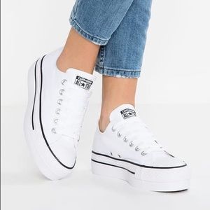 Converse Chuck Taylor Platform Sneaker